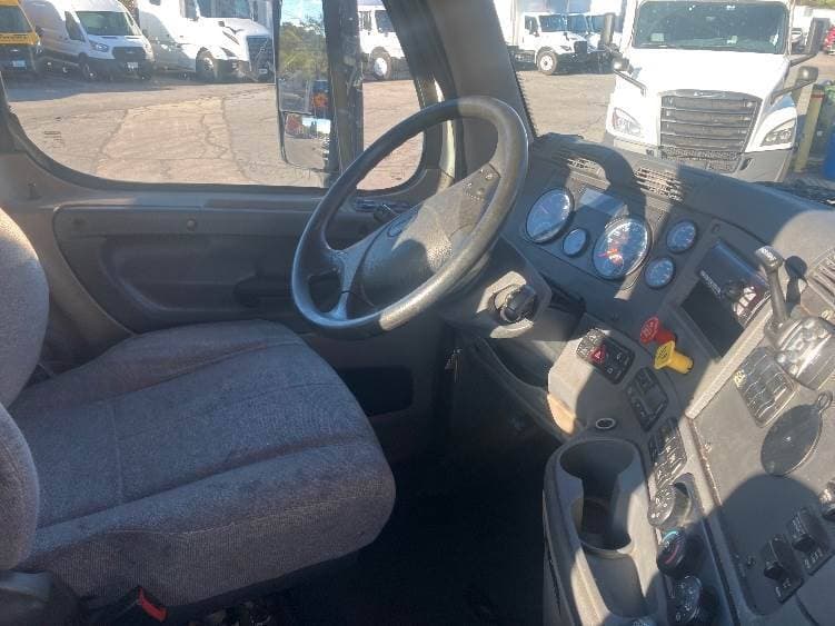 2018 Freightliner Cascadia image 5