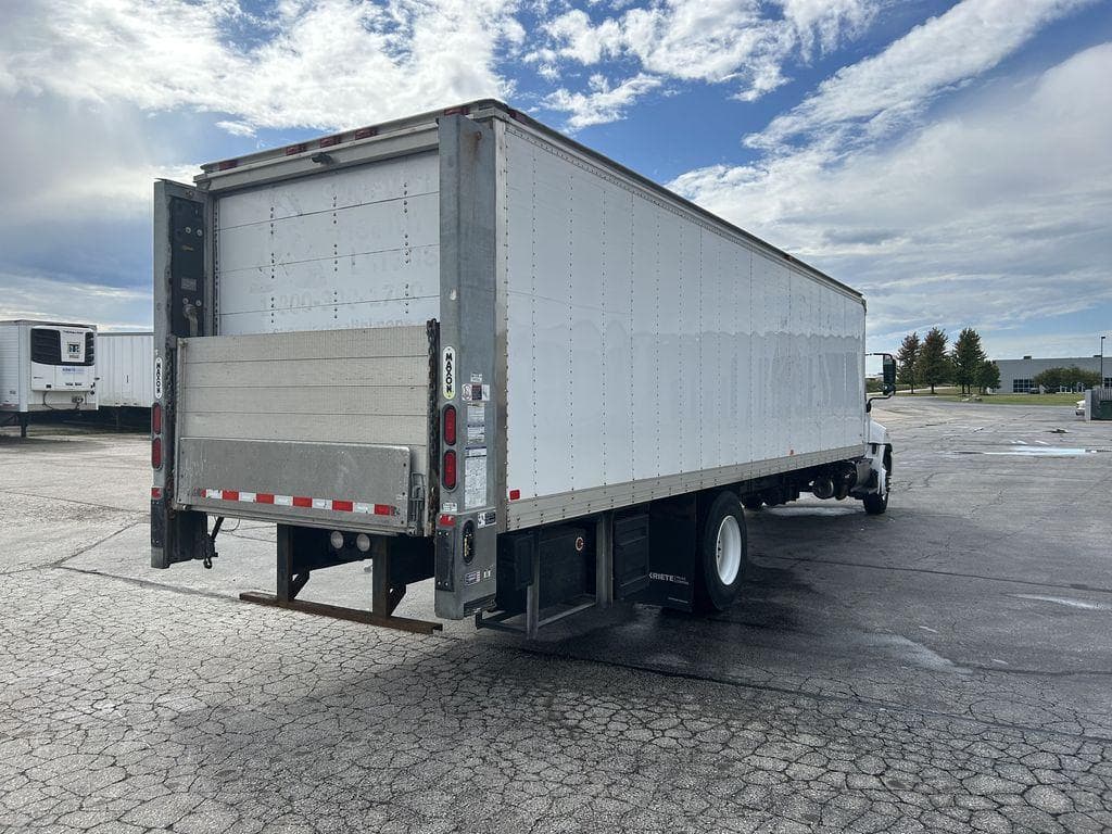 2020 Hino 338 image 5