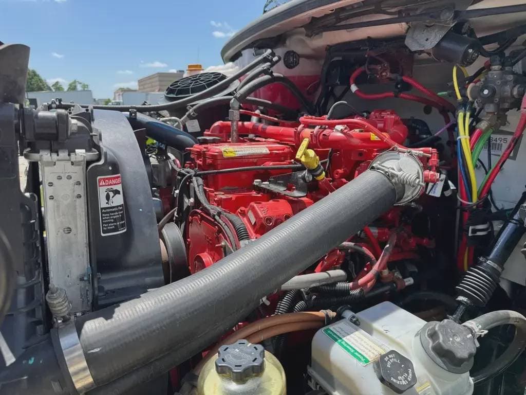 2022 Freightliner M2 image 8