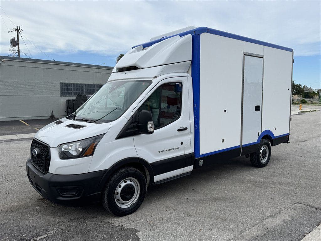 2023 Ford Transit T-350 image 4