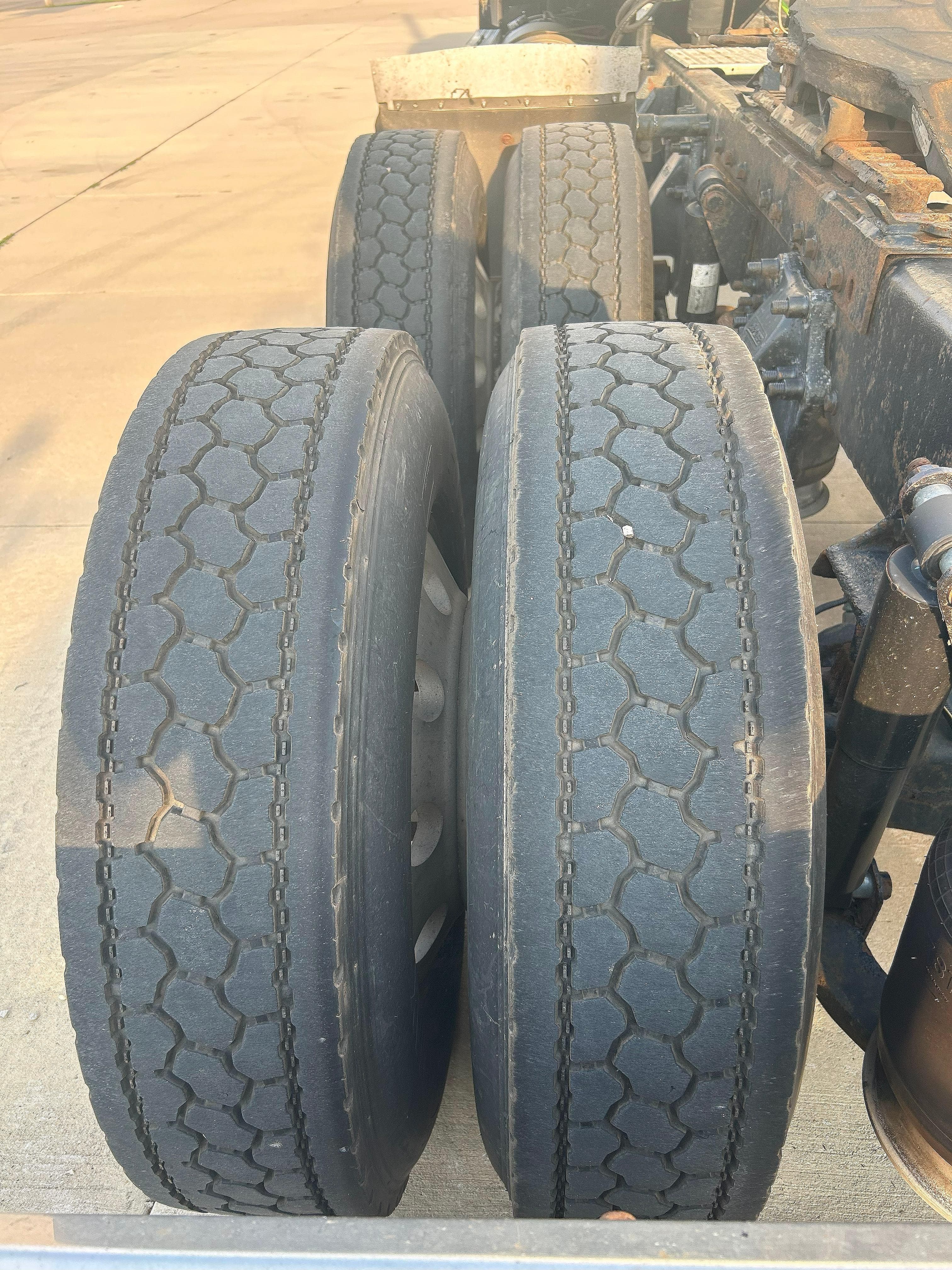 2006 Freightliner Columbia CL120 image 5