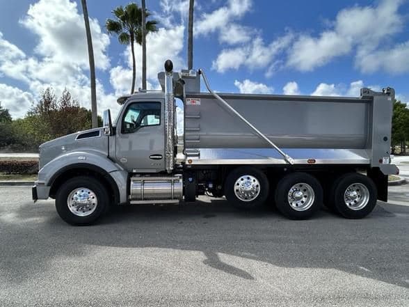 2026 Kenworth T880 image 4
