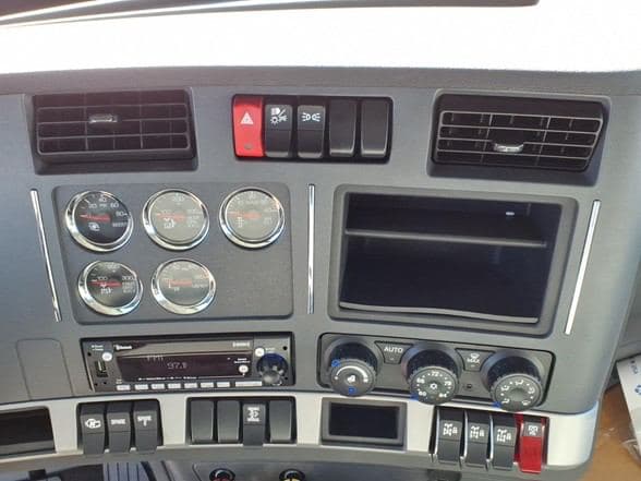 2026 Kenworth T880 image 17