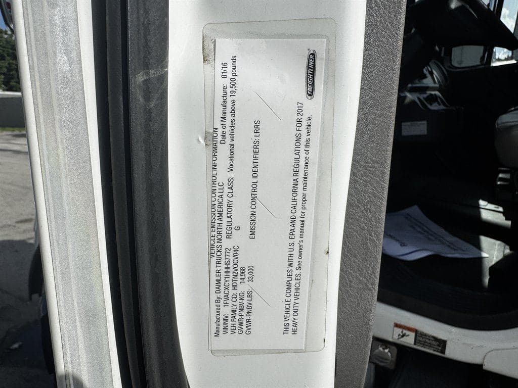2017 Freightliner M2-106 image 74