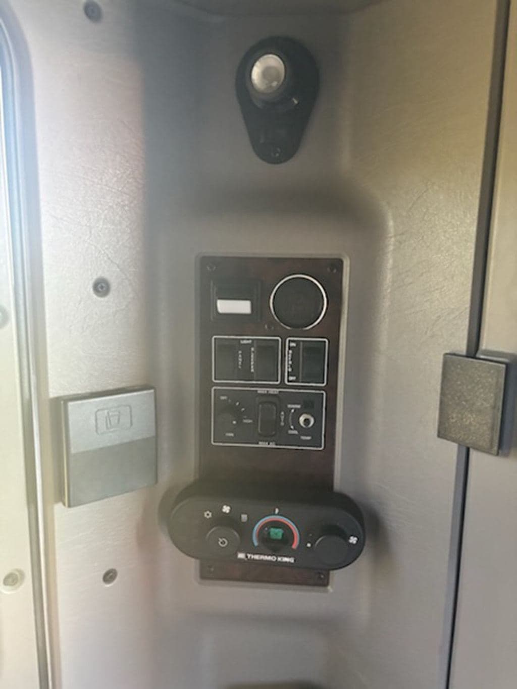 Used 2019 KENWORTH W900L image 18