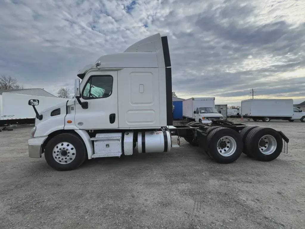 2019 Freightliner Cascadia 113 image 6
