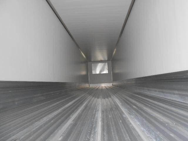 2026 Utility 3000R image 3