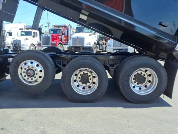 2026 Kenworth W990 image 9