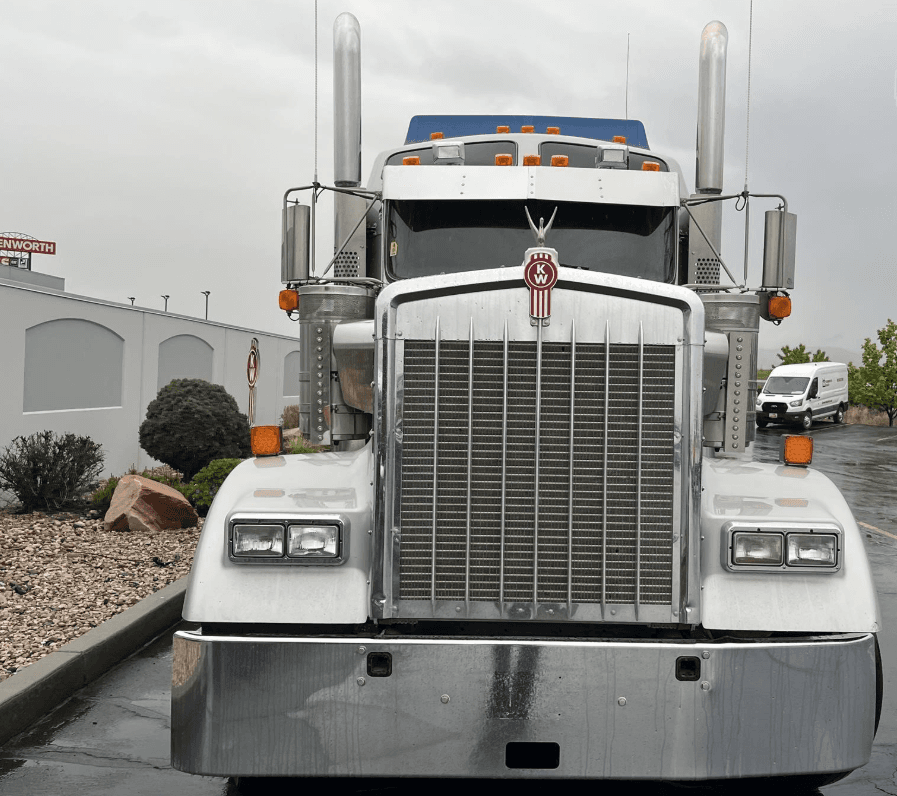 2020 Kenworth W9 Series image 4