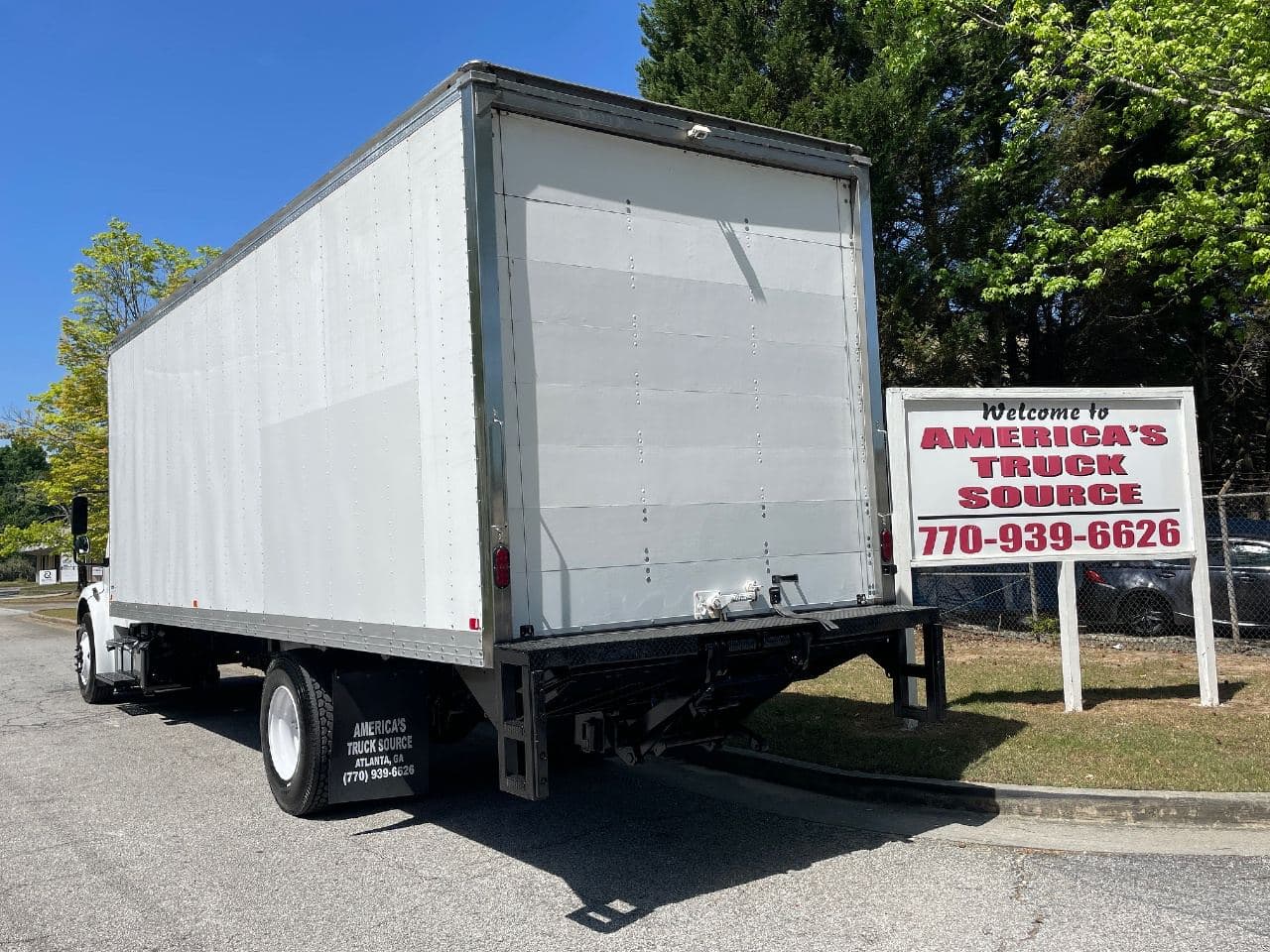 2022 Freightliner M2106 image 4