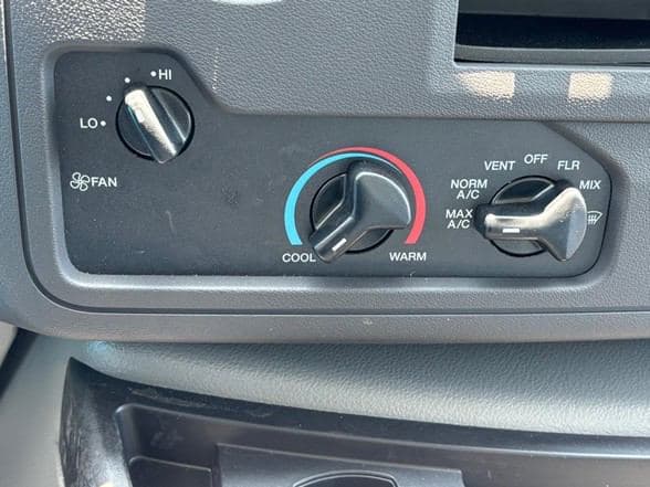 2024 Ford E350 image 19