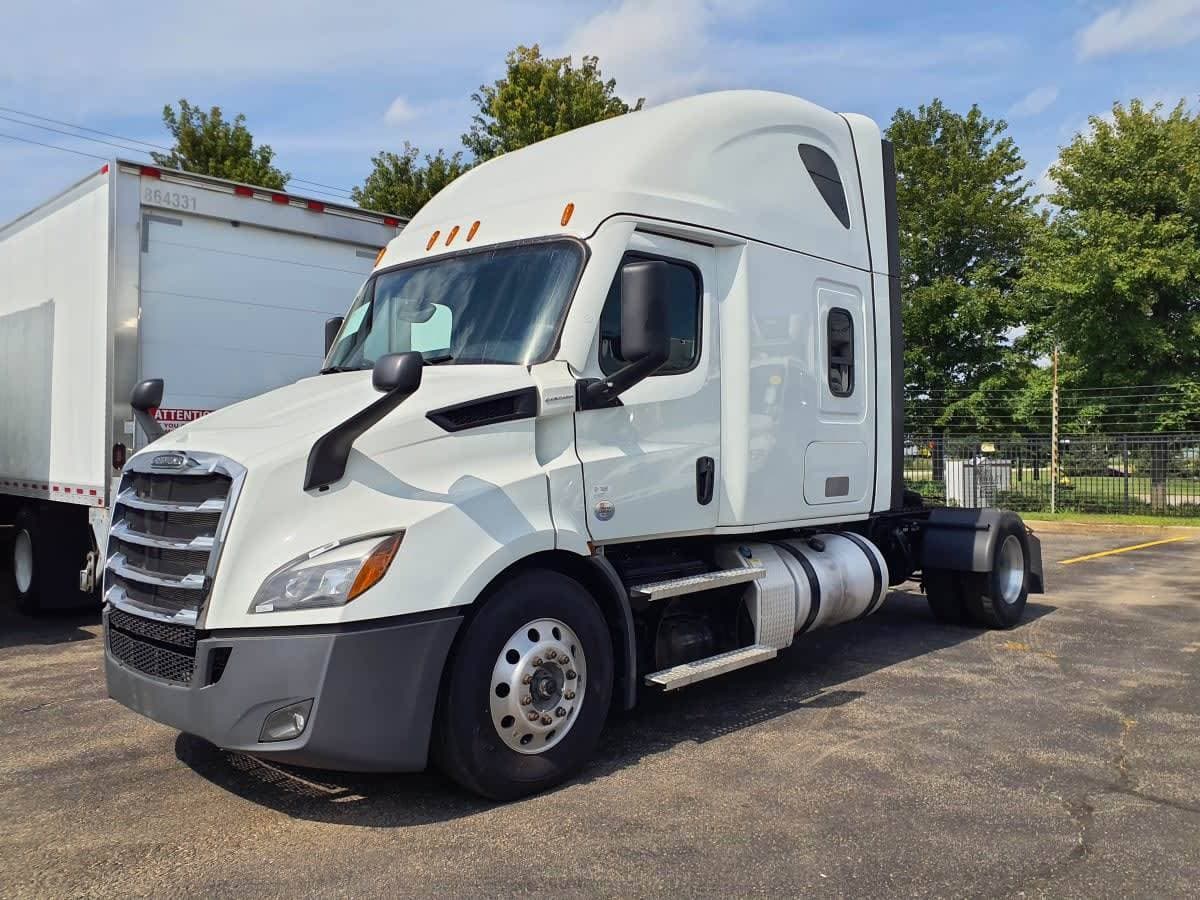 2021 Freightliner Cascadia image 2