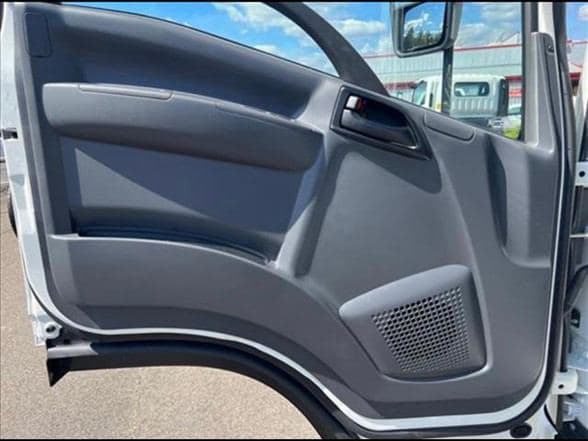 2024 Isuzu NPR HD image 23