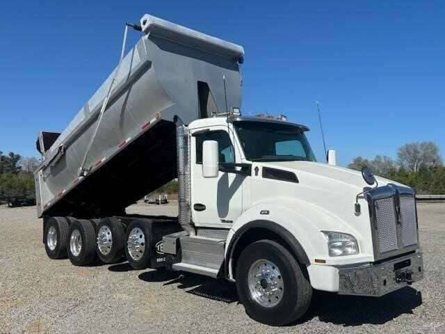 2018 Kenworth T880 image 10