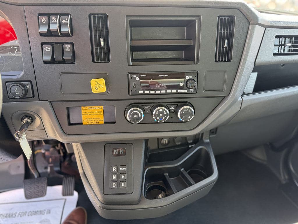 Used 2024 KENWORTH T280 image 11