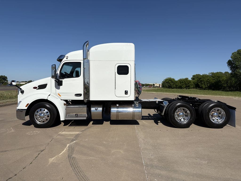 Used 2018 PETERBILT 579 image 13