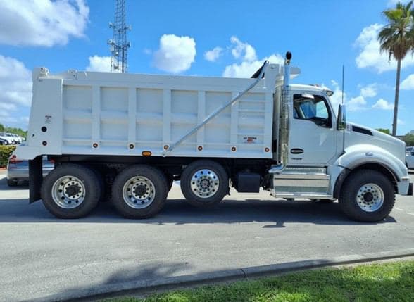 2025 Kenworth T880 image 7