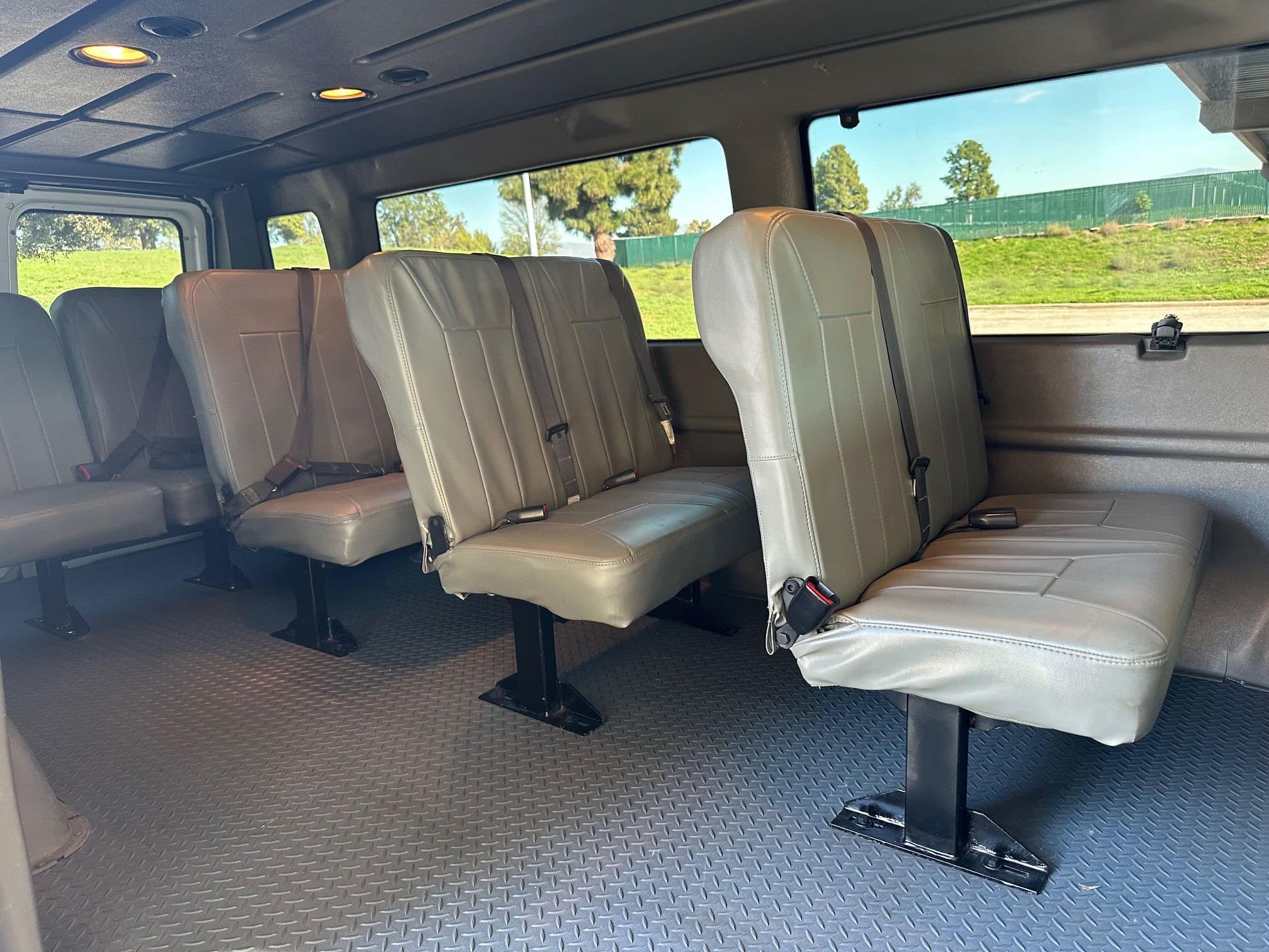 2013 FORD E350 SD 4x4 Passenger Van 13477 image 24