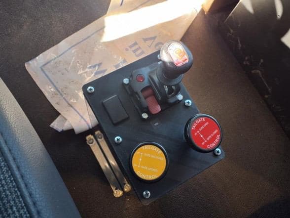 2025 Kenworth T880 image 15