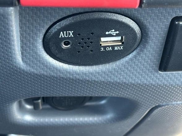 2025 Isuzu NRR image 19