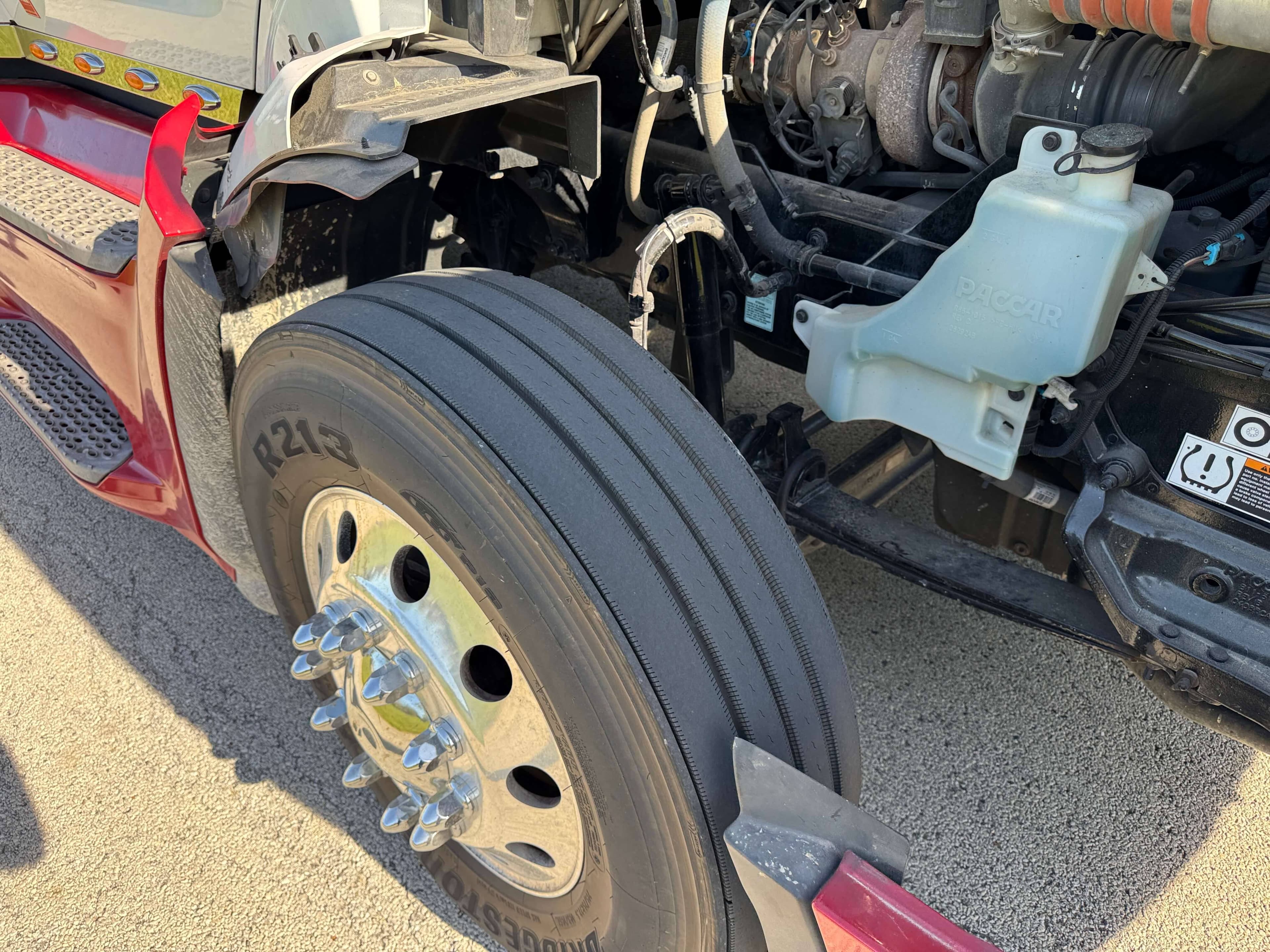 2023 Peterbilt 579 image 11
