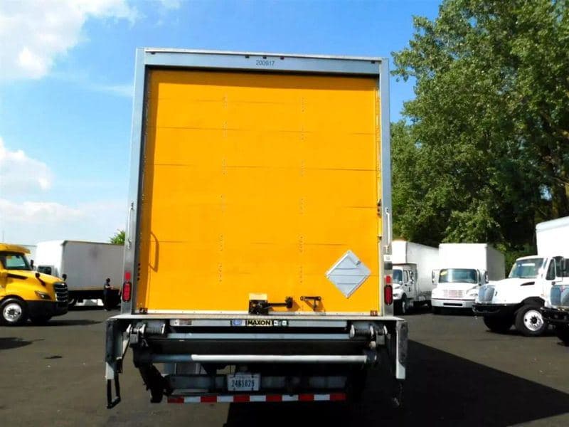 2018 Hino 338 image 4