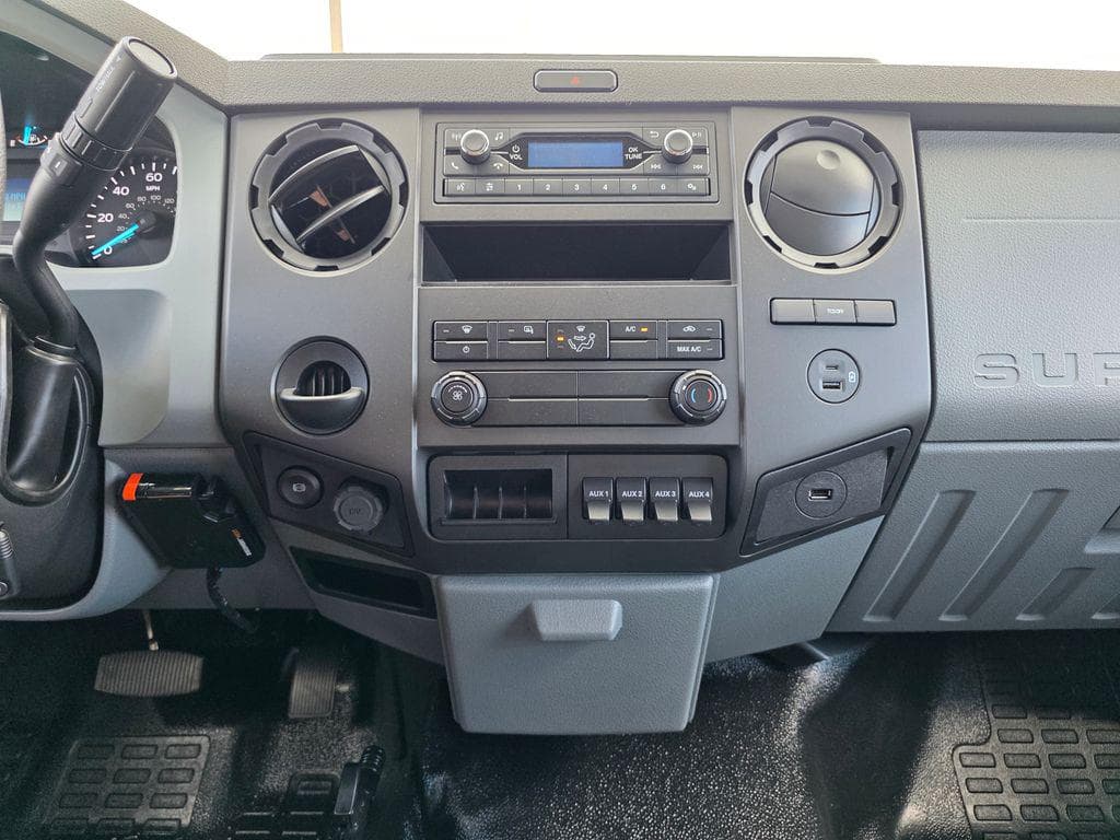 2027 Ford F-650SD Base image 32