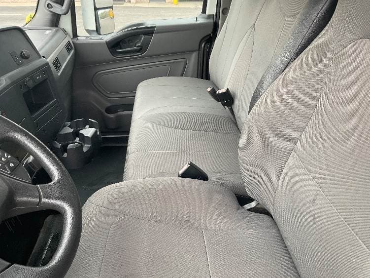 2022 International MV607 Box Truck - 220HP, 6 Speed Automatic, Roll up Door image 17