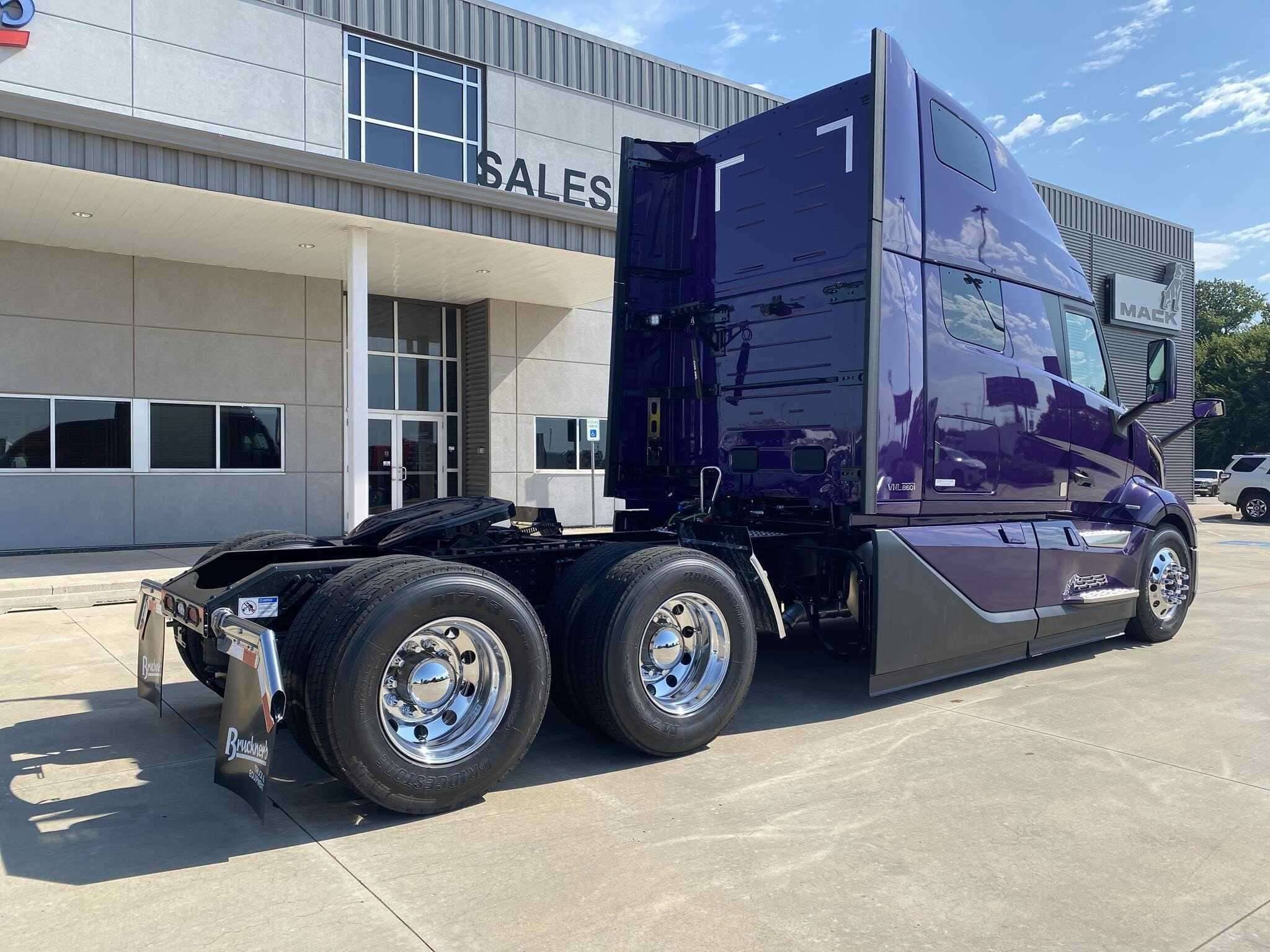 New 2026 VOLVO VNL64T860 Conventional - Sleeper Truck in Oklahoma City, OK image 3