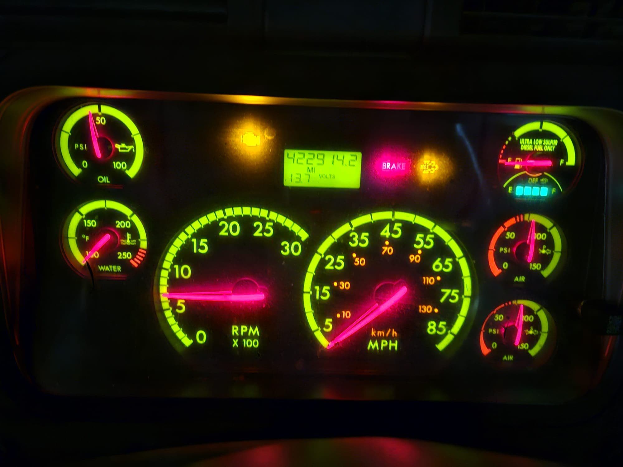 2014 Freightliner Cascadia image 2