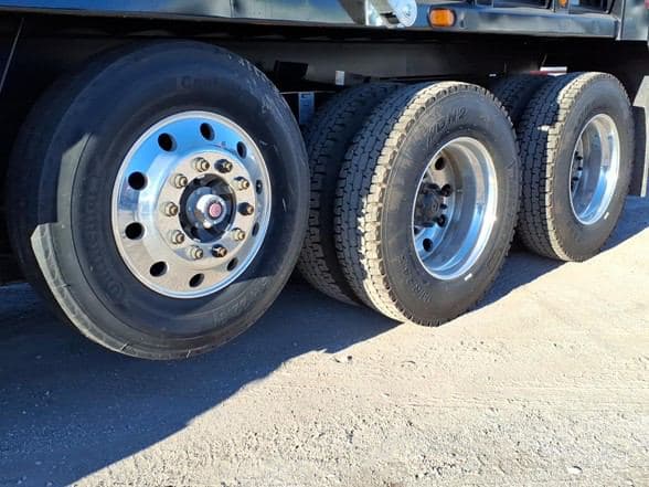 2026 Kenworth T880 image 11