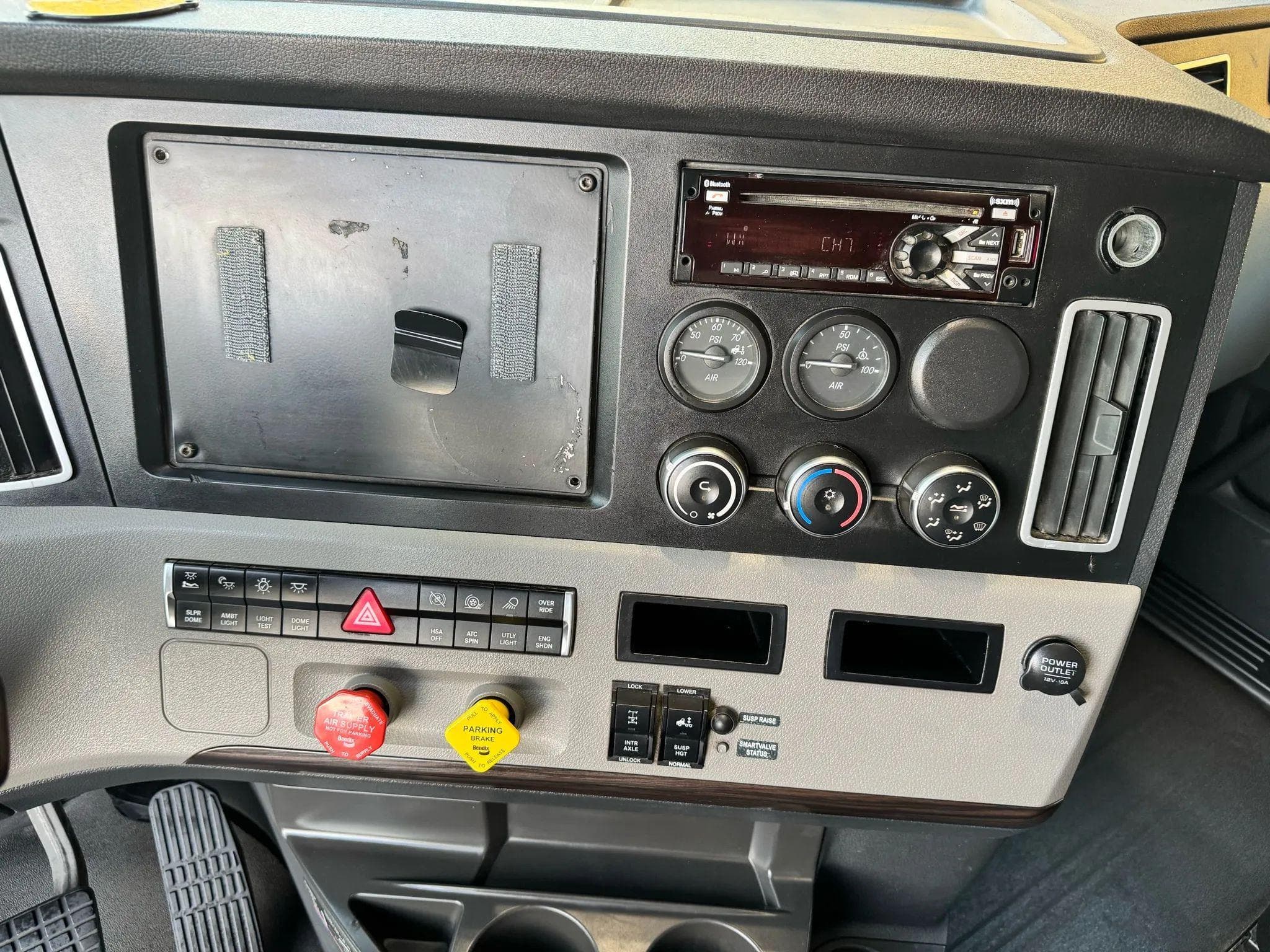 2020 Freightliner Cascadia image 23