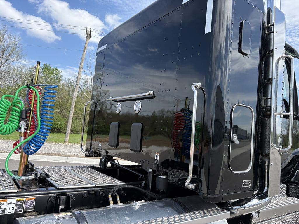 New 2027 KENWORTH T880 image 14