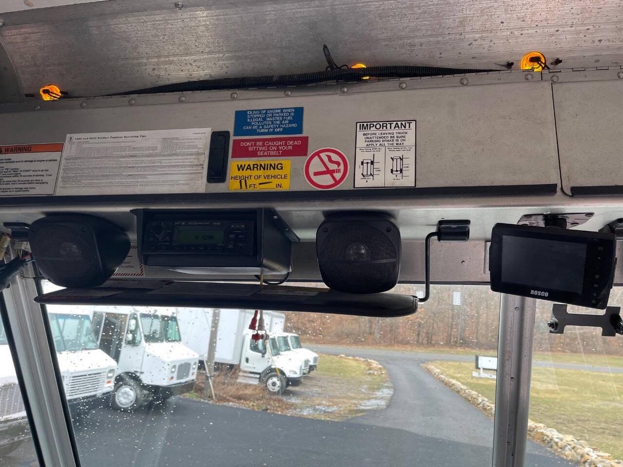 2010 Freightliner MT45 image 8