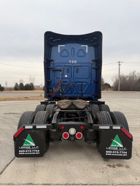 2024 Freightliner Cascadia image 10