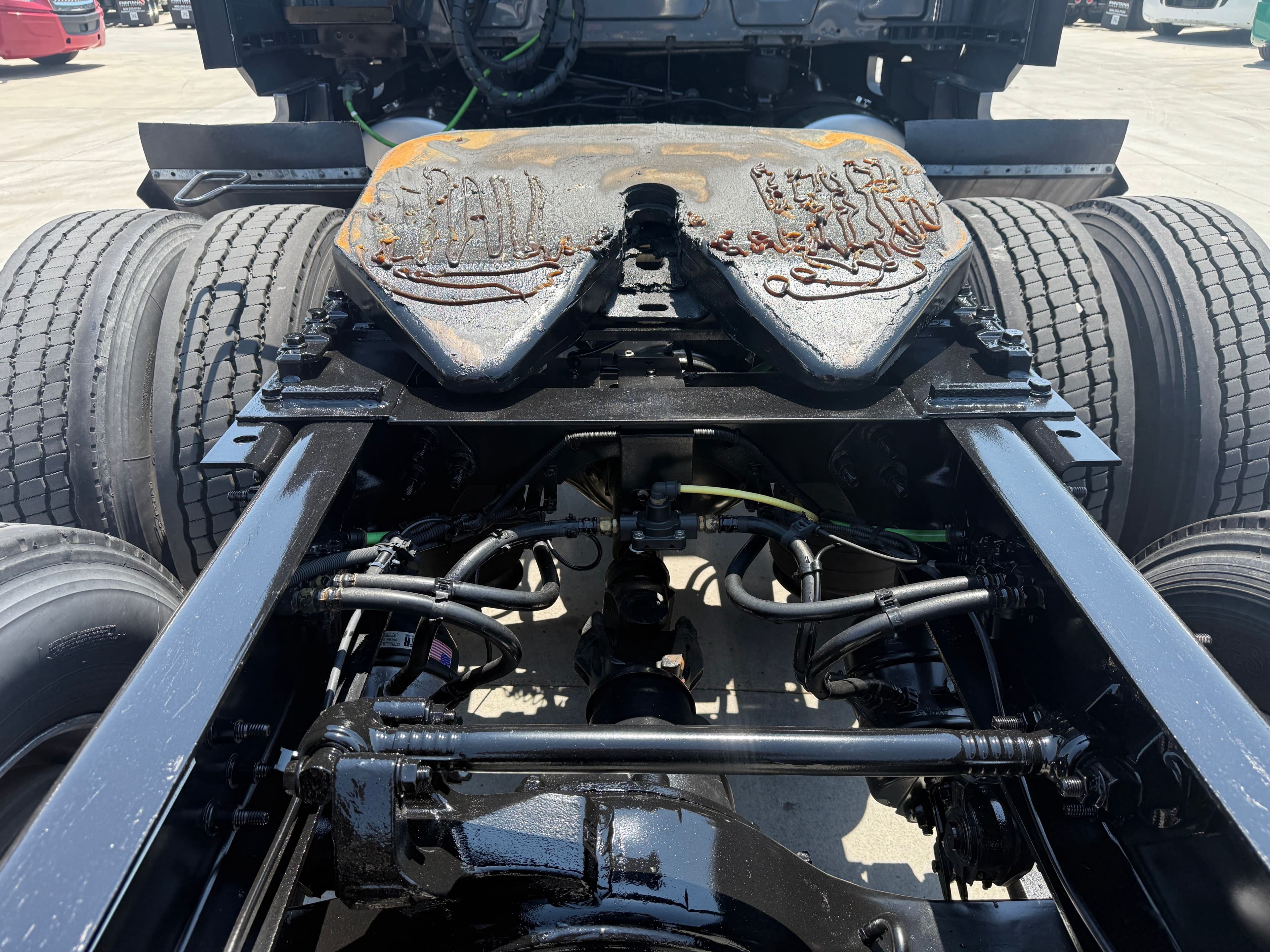 2021 International LT image 11