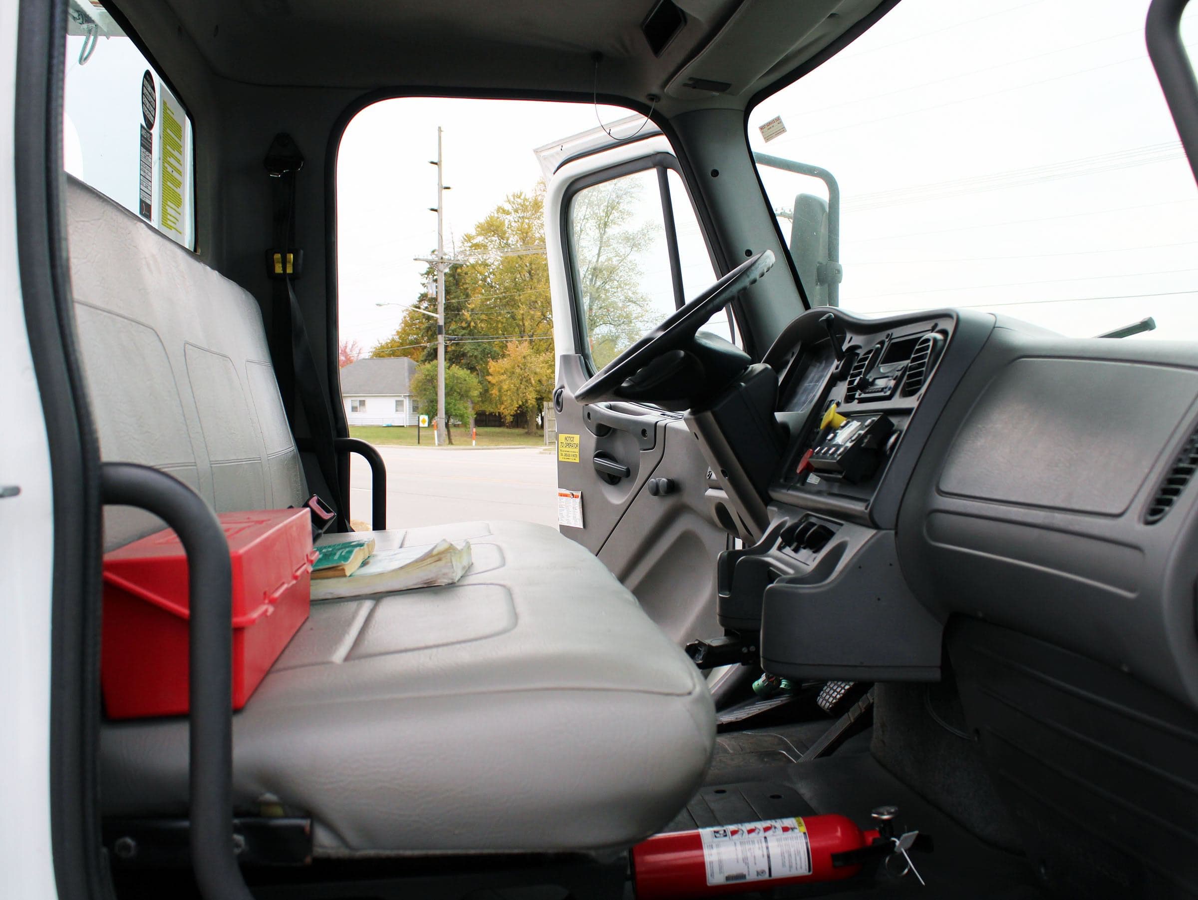 2015 Freightliner M2 image 22