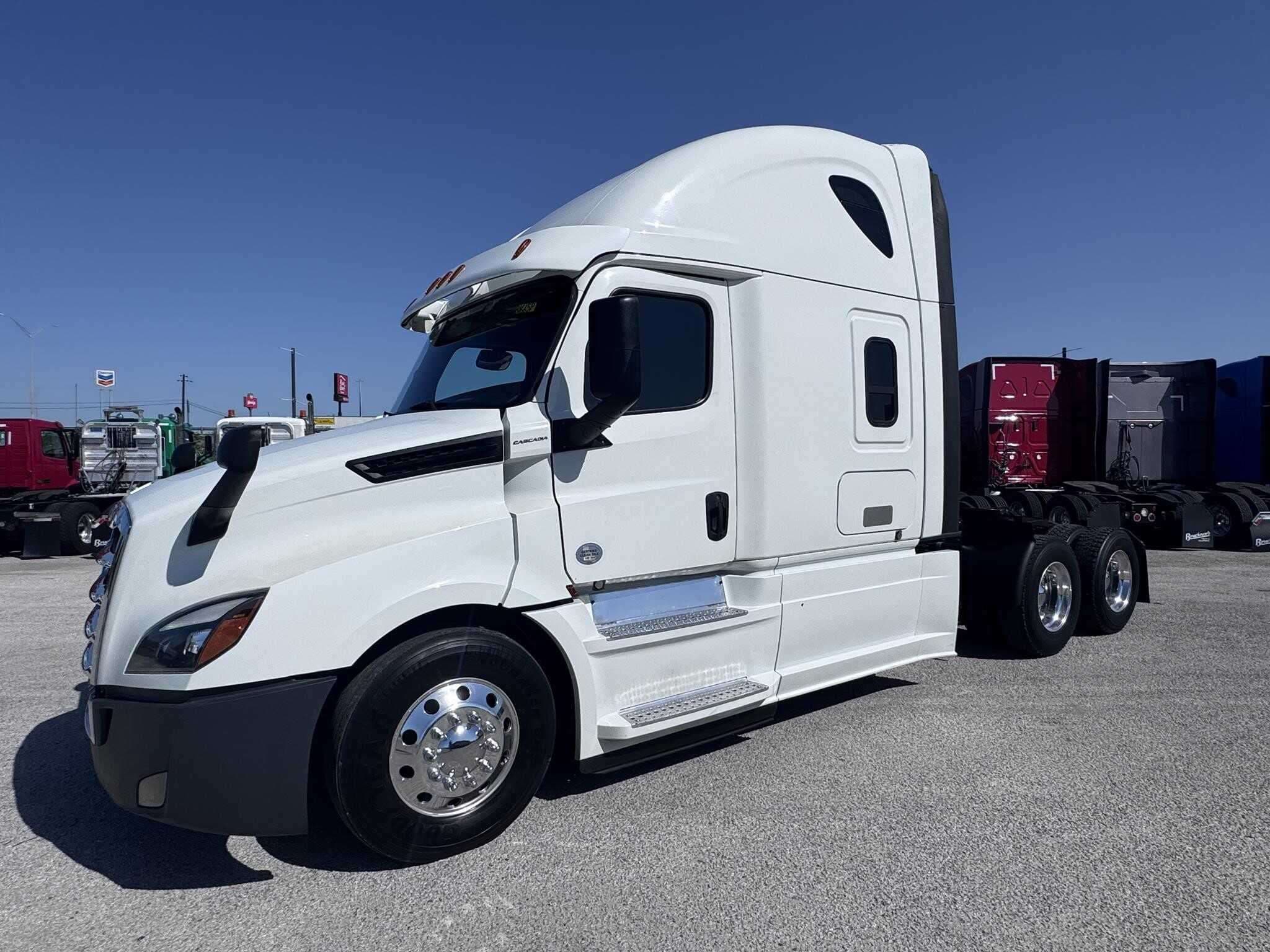 2020 Freightliner Cascadia 126 image 2