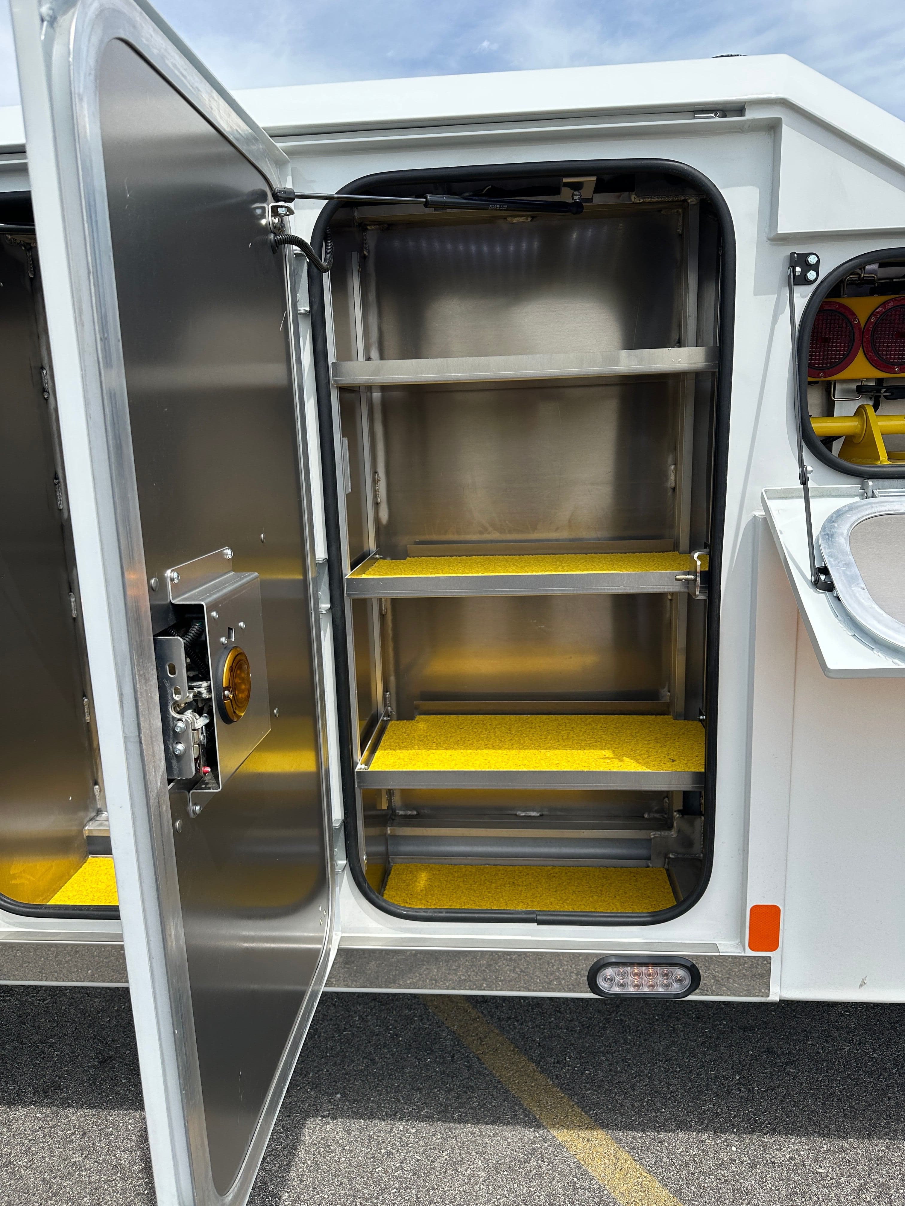 2025 Kenworth T880 with a Century 5130 image 16