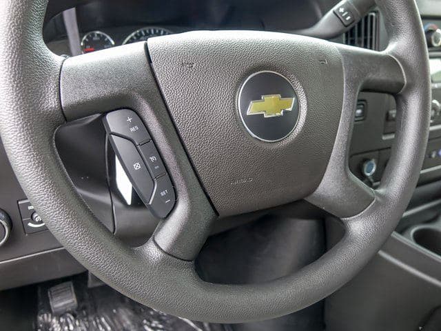 2025 Chevrolet Express 3500 LT 15 Passenger Van image 15