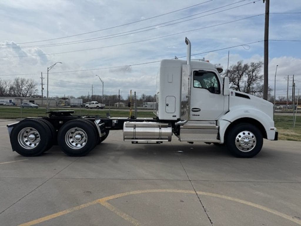 New 2027 KENWORTH T880 image 7
