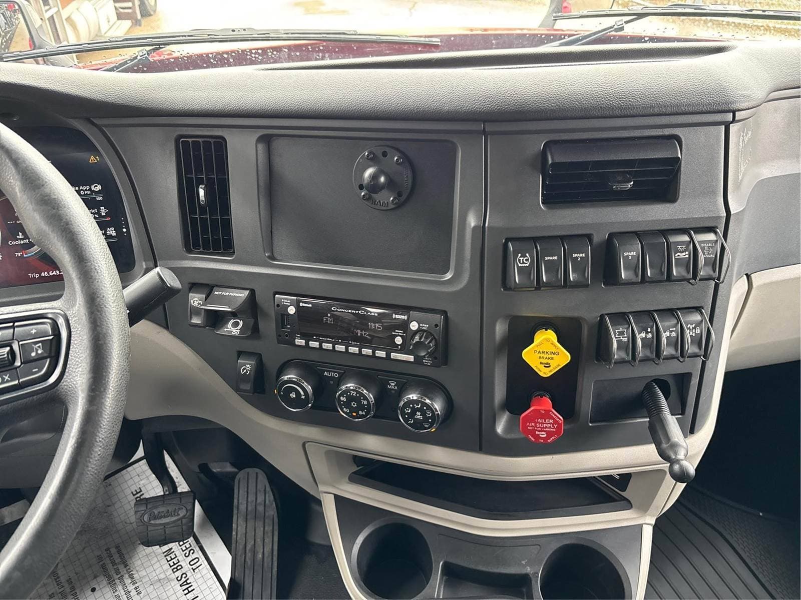 2024 Peterbilt 579 image 8