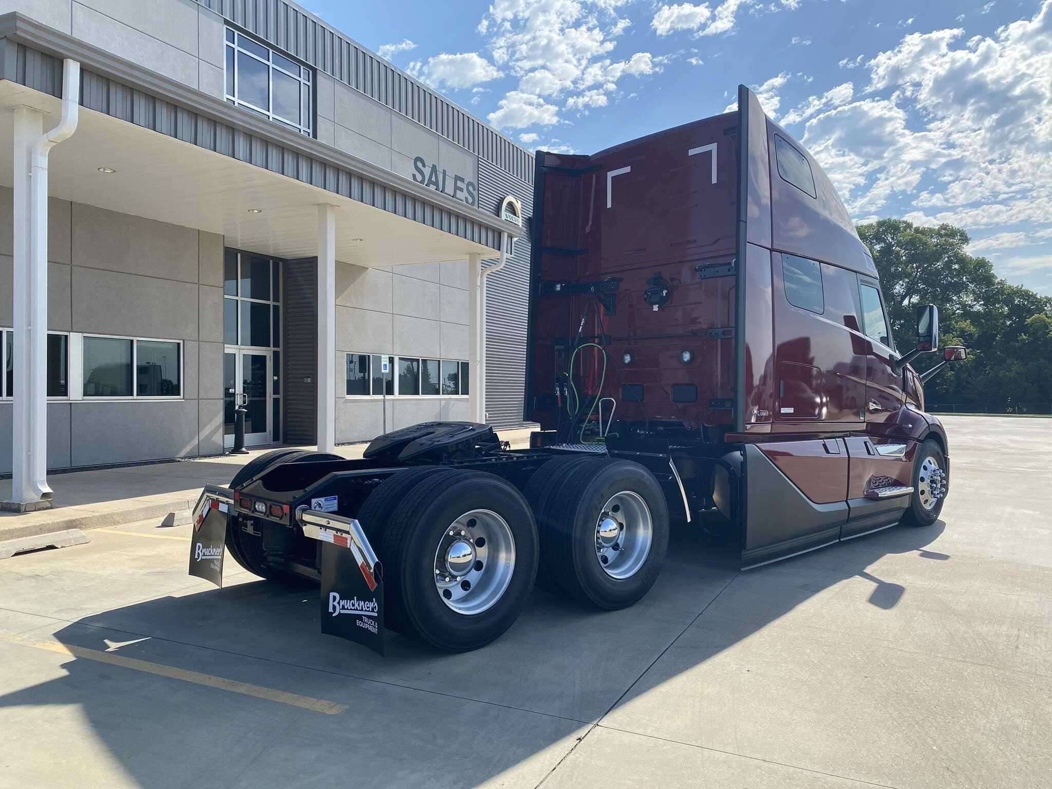 New 2026 VOLVO VNL64T860 Conventional - Sleeper Truck in Oklahoma City, OK image 3