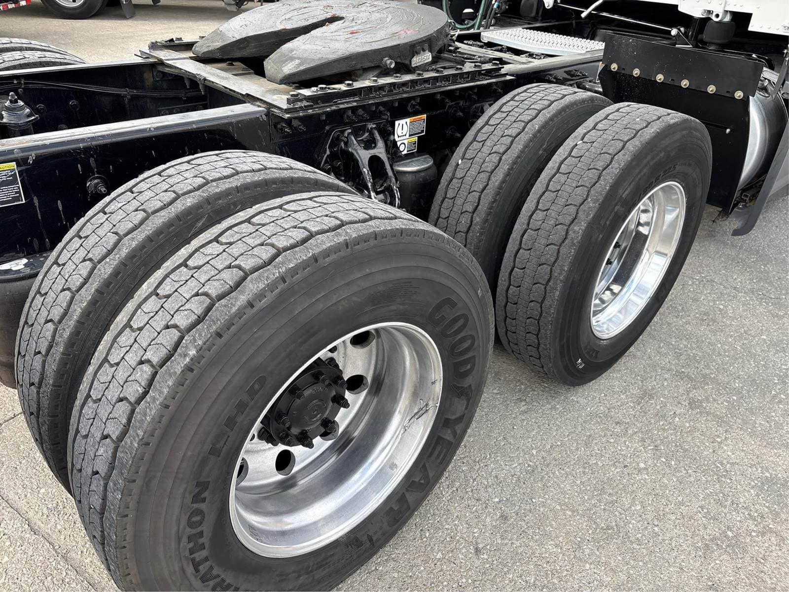 2021 Peterbilt 579 image 5