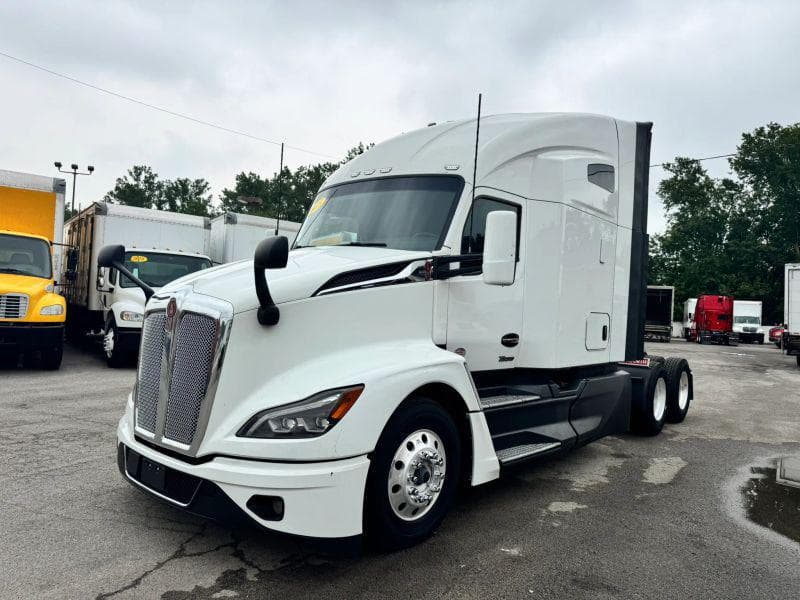2023 Kenworth T600 image 9