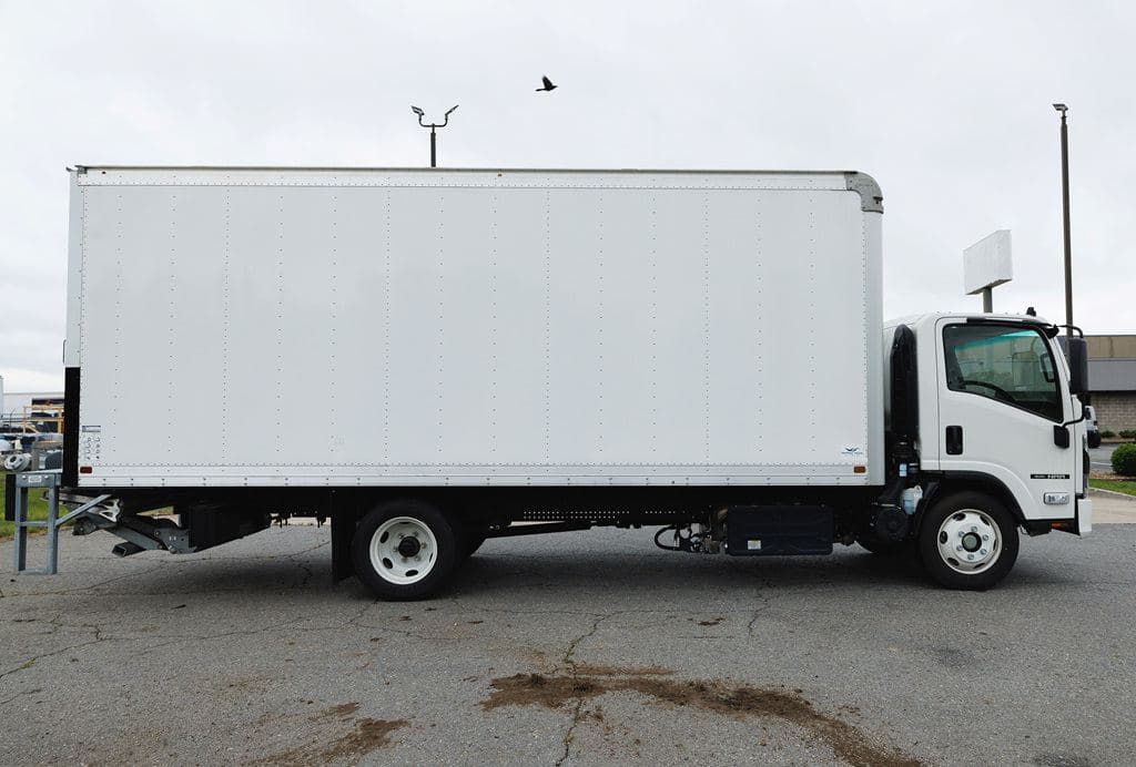 New 2025 ISUZU NRR image 9