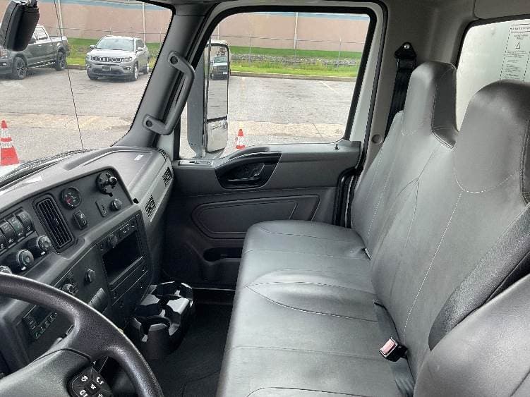 2022 International MV607 Box Truck - 220HP, 6 Speed Automatic, Roll up Door image 19