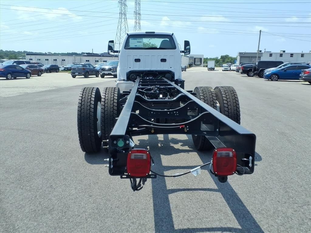 2027 Ford F750 SD image 5