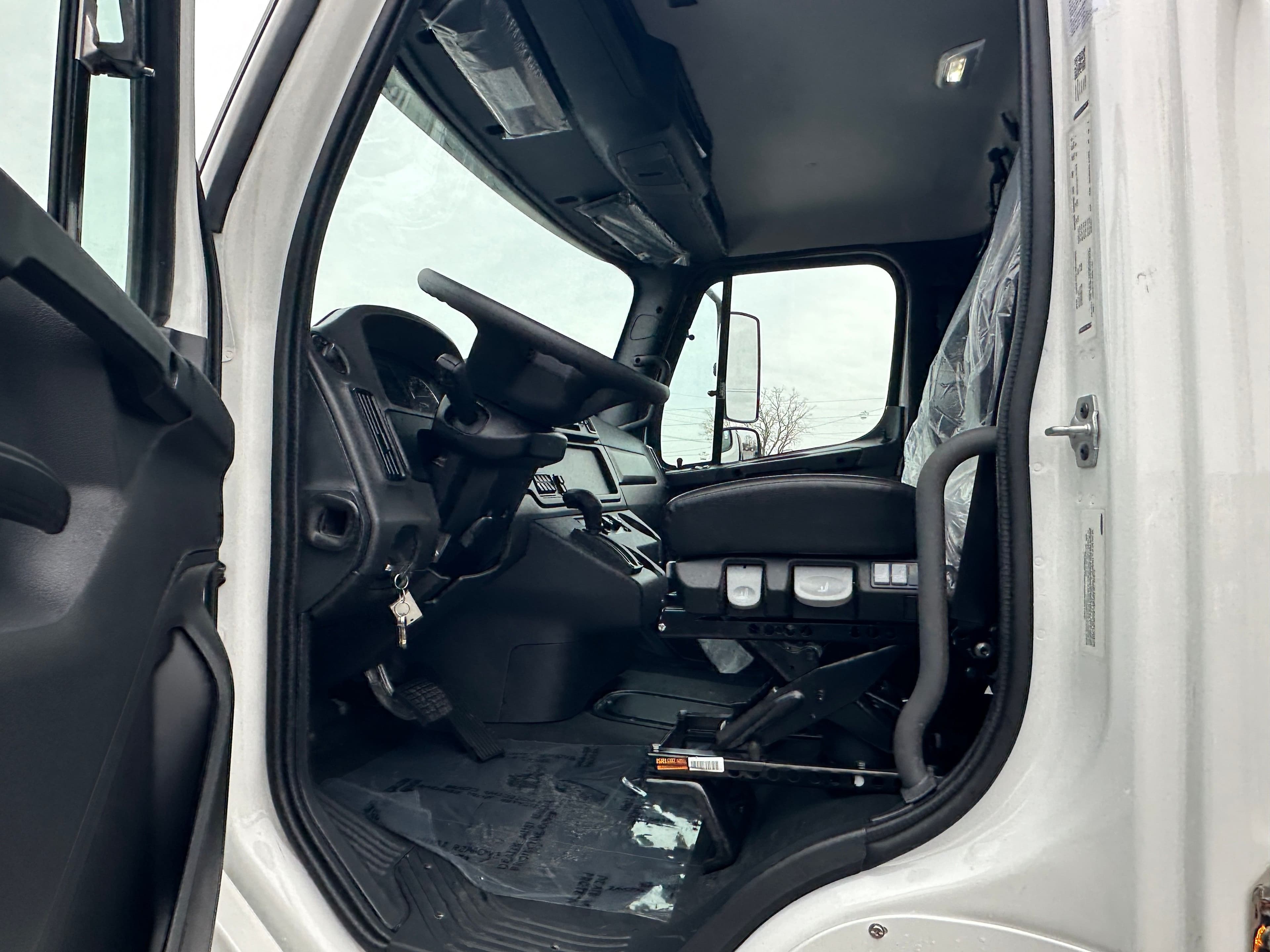 2025 Freightliner M2 106 Medium Duty CENTURY 21.5' STEEL CARRIER  (SK#: 6109C) image 8