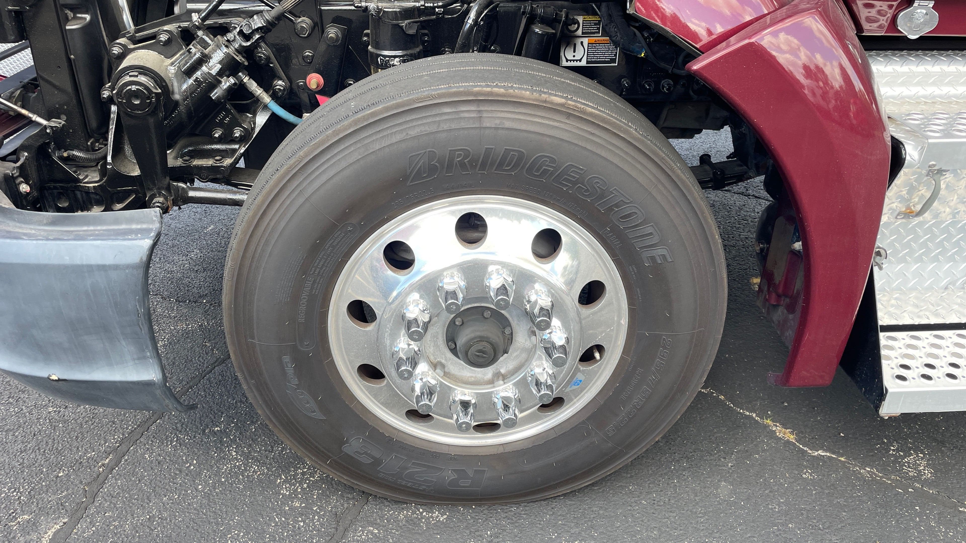 2021 Kenworth T680 image 2
